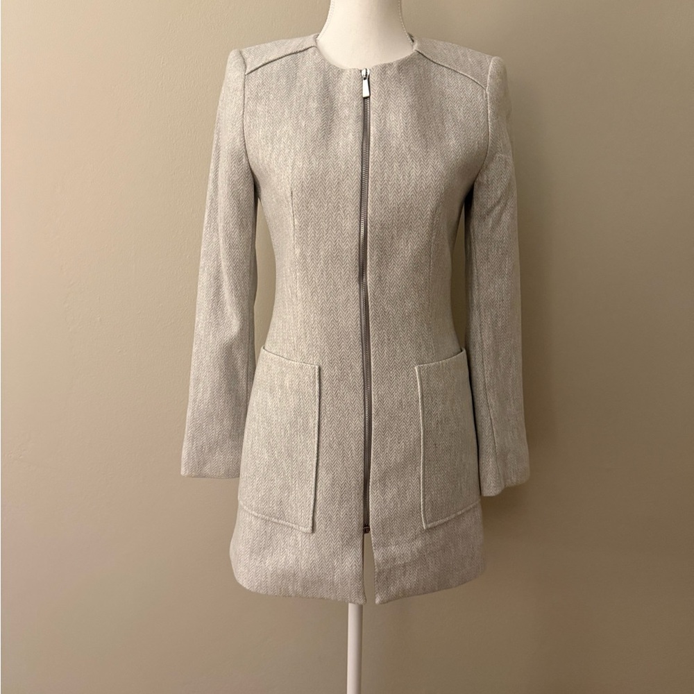 Zara Gray Blazer with Long Sleeves and Rounded Neckline